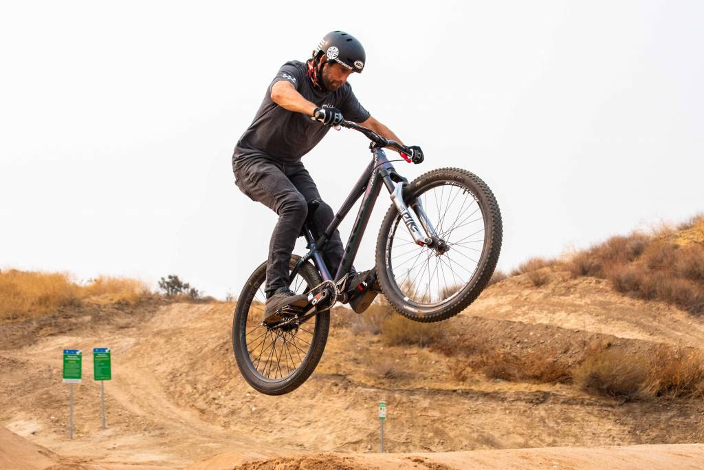 Trek bike dirt online jump