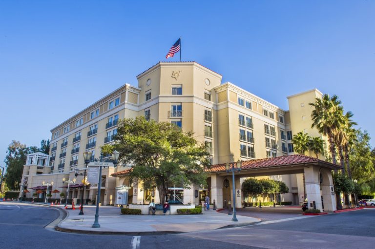 Front view of Hyatt Regency hotel in Valencia, California.
